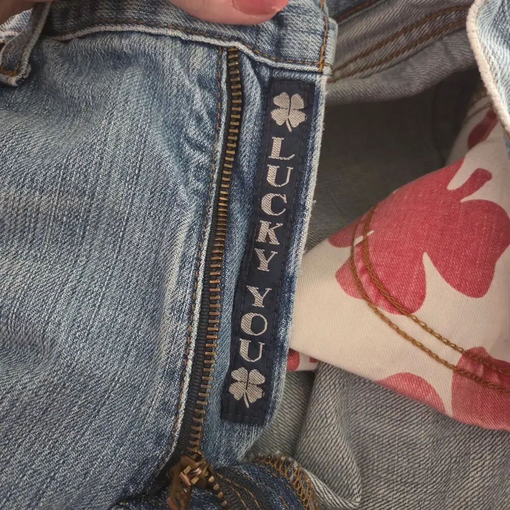 Lucky Brand Dungarees Sz 34 Short Classic Fit Distressed Light Blue Denim Jeans